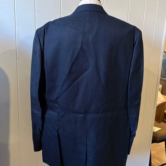 Men’s Orvis Dark Blue Sport Coat 100% Silk Size 46R NWOT With Garment Bag